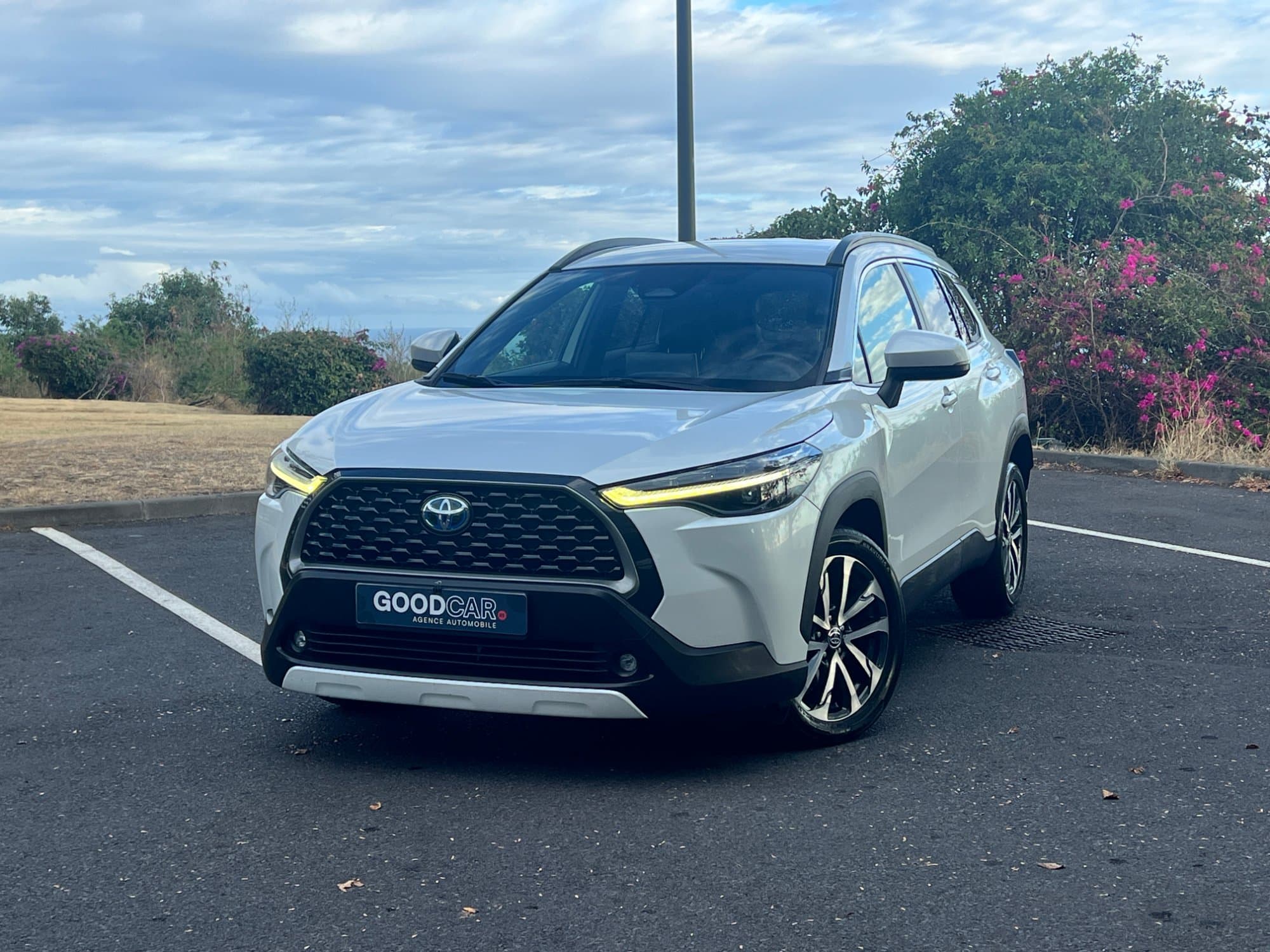 Toyota COROLLA CROSS confié en dépôt-vente et vendu à La Réunion par GoodCar